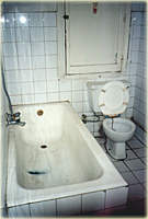 Schon etwas in die Jahre gekommen - die Toilette im Ismailia House Hotel