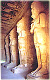 Pfeilersaal mit Osirisstatuen