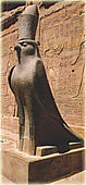 Schwarze Granitstatue des Falkengottes Horus